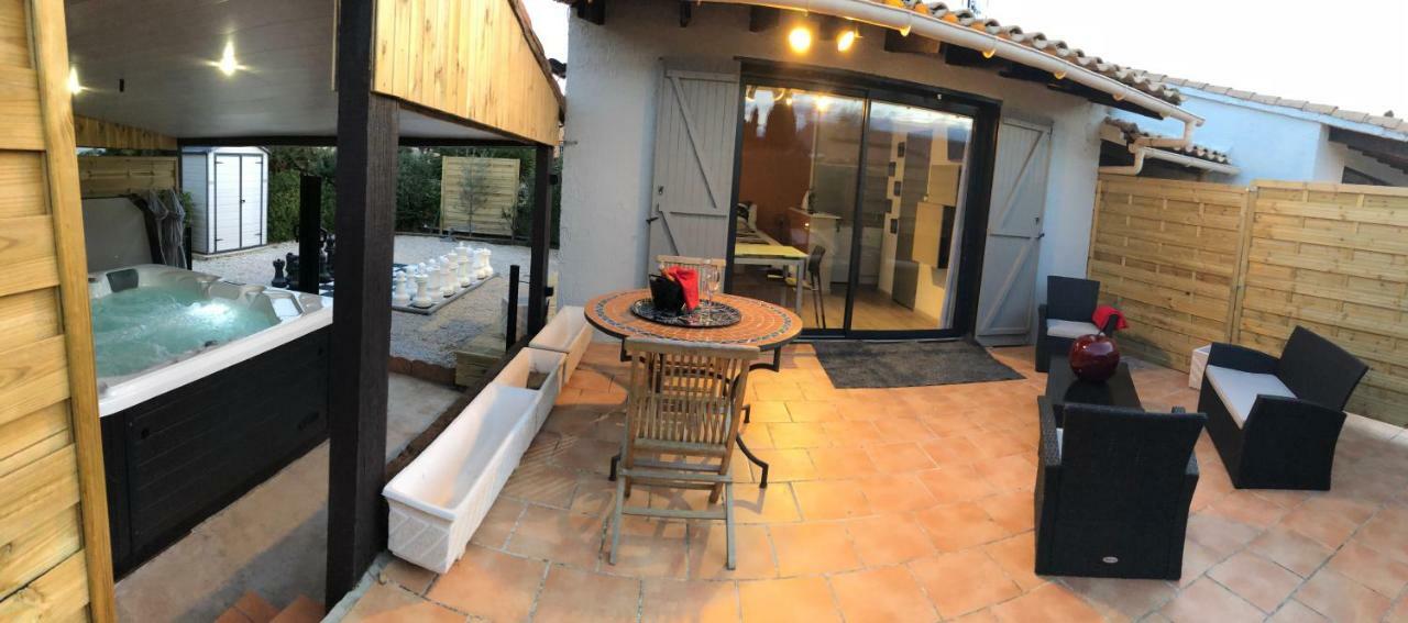 La Chambre Des Onglous Marseillan  Ngoại thất bức ảnh